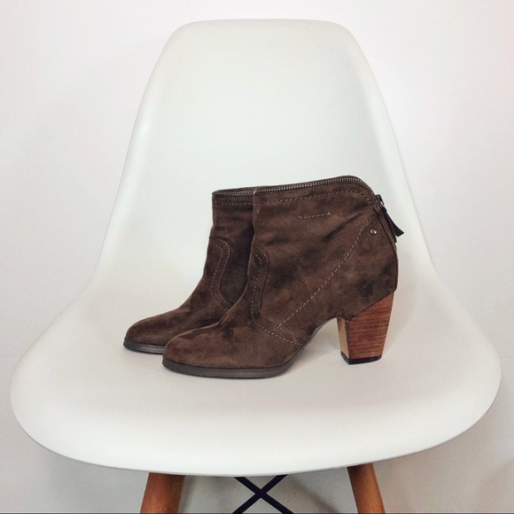 Crown Vintage Kalila Faux Suede Zipper Boots